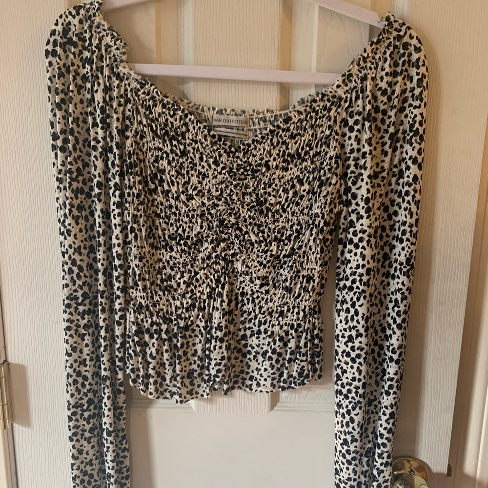 Adorable Urban Outfitters Top